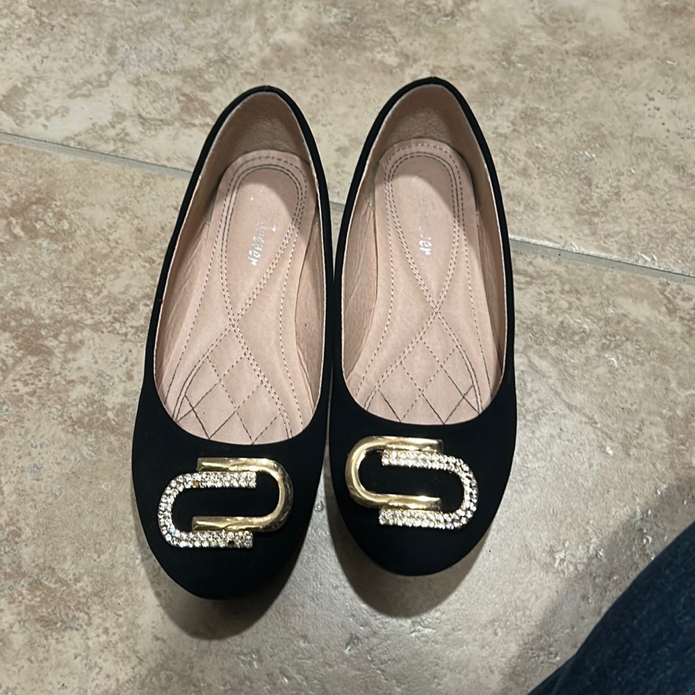 Black gently used flats